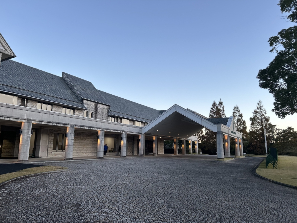 ゴルフ5カントリー オークビレッヂ ラウンドレポート｜紅葉とともにラウンドする贅沢